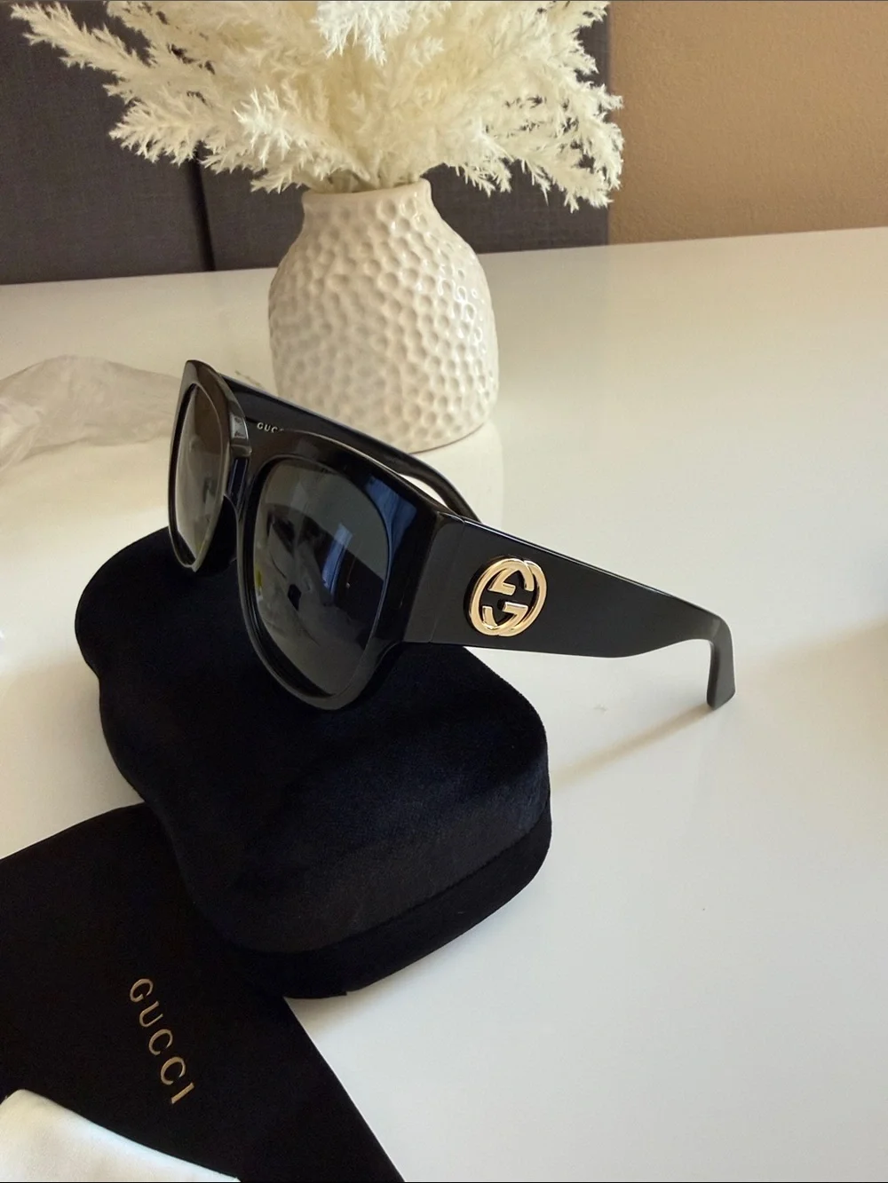 NWT , Gucci Women’s GG0142SAN  55mm Sunglasses black & gold
